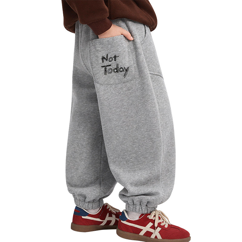 Herren lockere Sweatpants mit einzigartigem Stickmotiv Echo Archiv