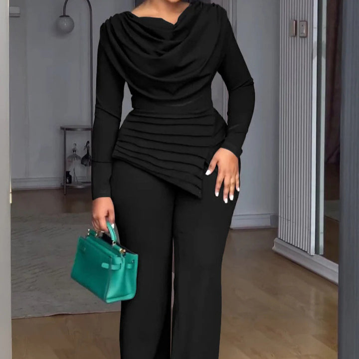 Damen Zweiteiliges Ensemble mit Wasserfall-Drapé-Oberteil, abgestuftem Peplum und gerader Bundfalten-Hose – Élanora