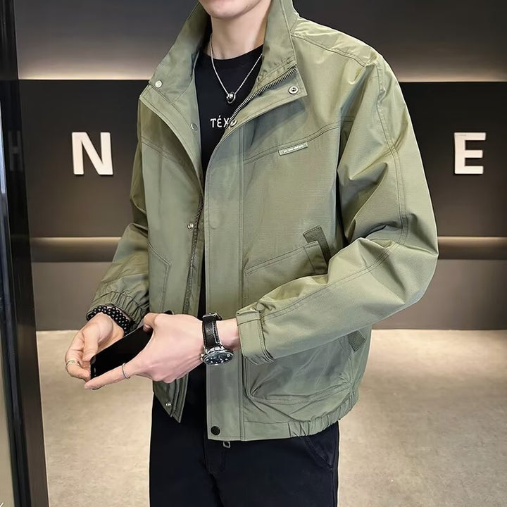 Herren leichte Übergangsjacke mit praktischem Reißverschluss und stylischem Stehkragen Echoarchiv