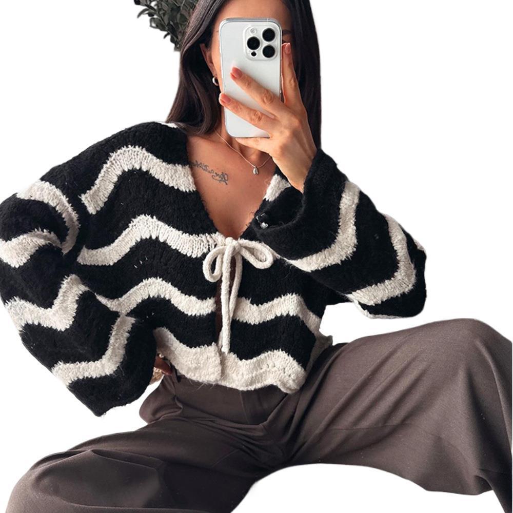 Damen Kuscheliger Kurz-Cardigan mit Zickzack-Textur, Bindeband & Oversize-Ärmeln – Veloura