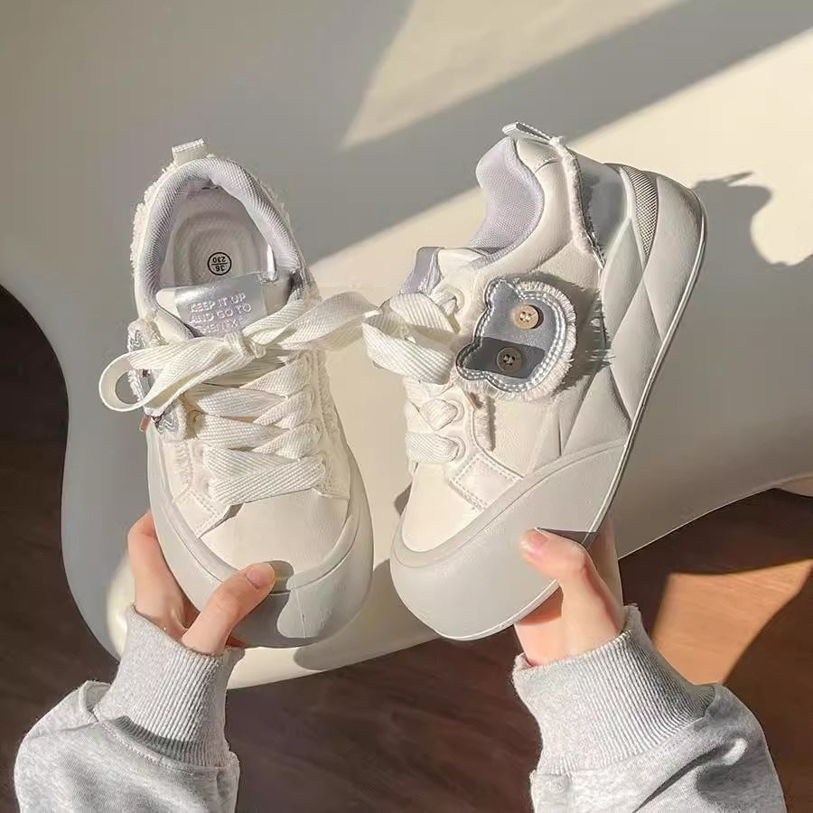 Damen Trendige Sneakers mit einzigartigem Blumen-Detail Echo Archiv