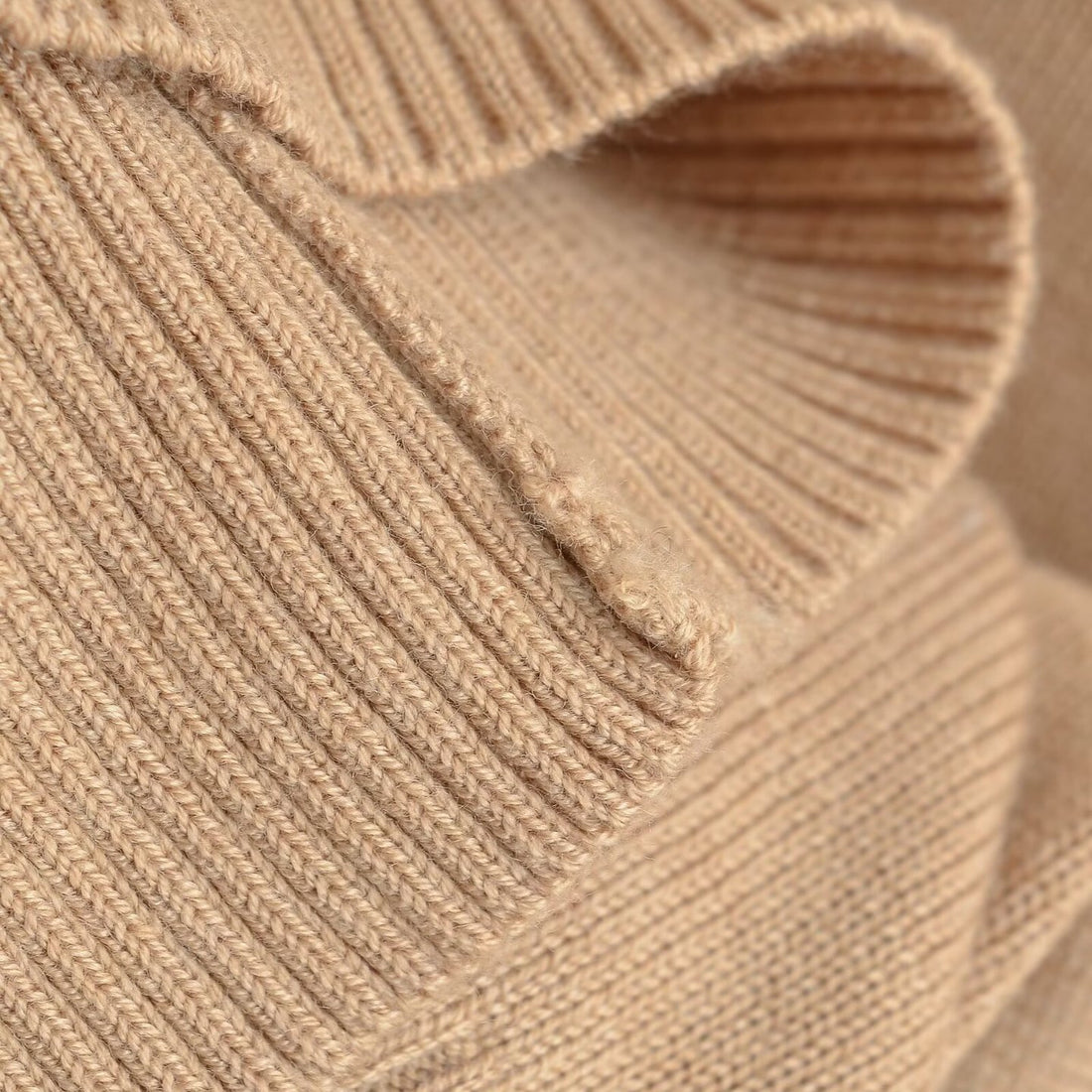 Damen Oversize One-Shoulder Pullover mit Fledermausärmeln und breitem Rippenbund Echoarchiv