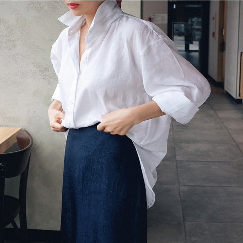 Damen Locker fallende Hemdbluse aus Leinen-Baumwollmix mit hohem Stehkragen und verlängertem Rückenteil – Élovi