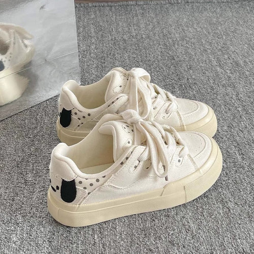 Damen Komfortable Sneakers mit dickem Plateau und verspieltem Schnürsystem Echo Archiv