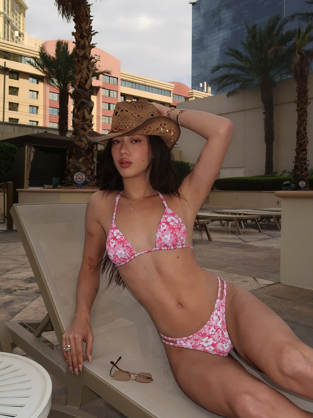 Damen Triangel-Bikini mit hoch geschnittenem Unterteil und floralem Design Echo Archiv