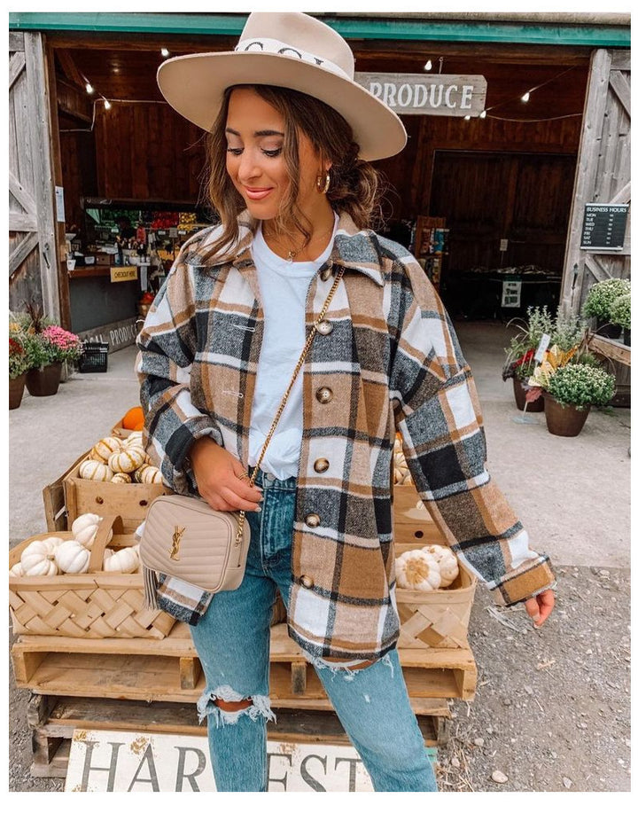 Damen Oversized Kariertes Flanell‑Shacket mit Brusttaschen und Holzknöpfen Echoarchiv