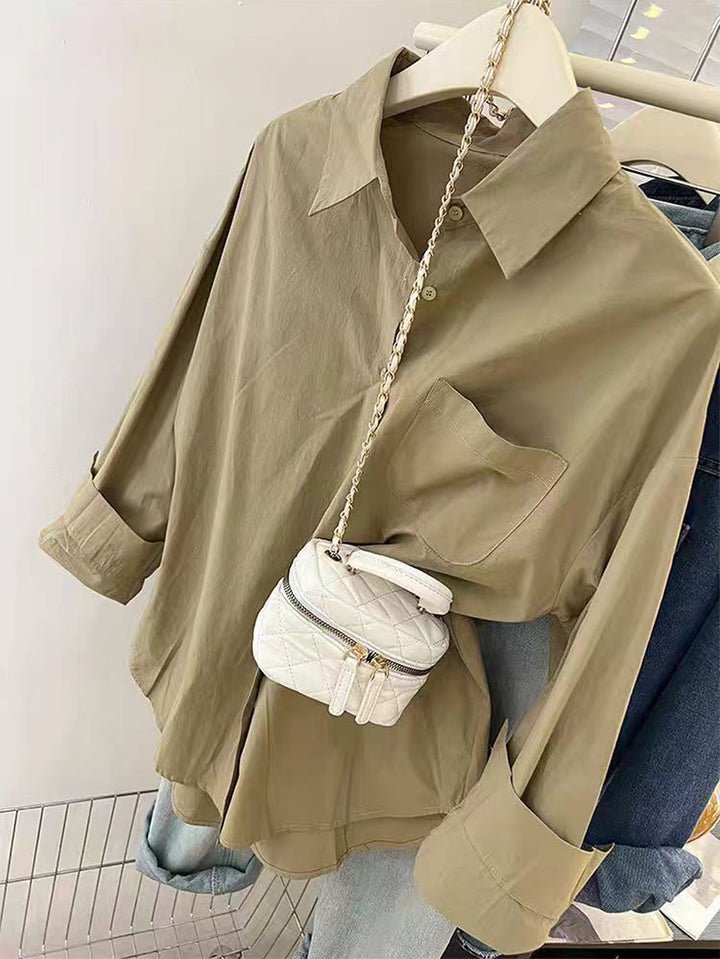 Damen oversized Hemdbluse mit Brusttasche, umgeschlagenen Ärmeln und relaxed Fit – Élovi