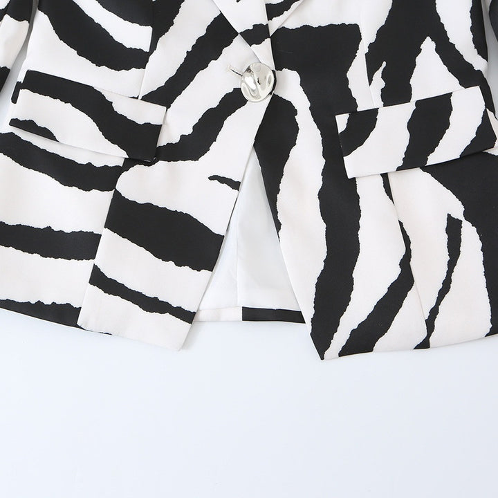 Damen Statement-Zebra-Blazer mit Reverskragen und taillierter Silhouette Echo Archiv