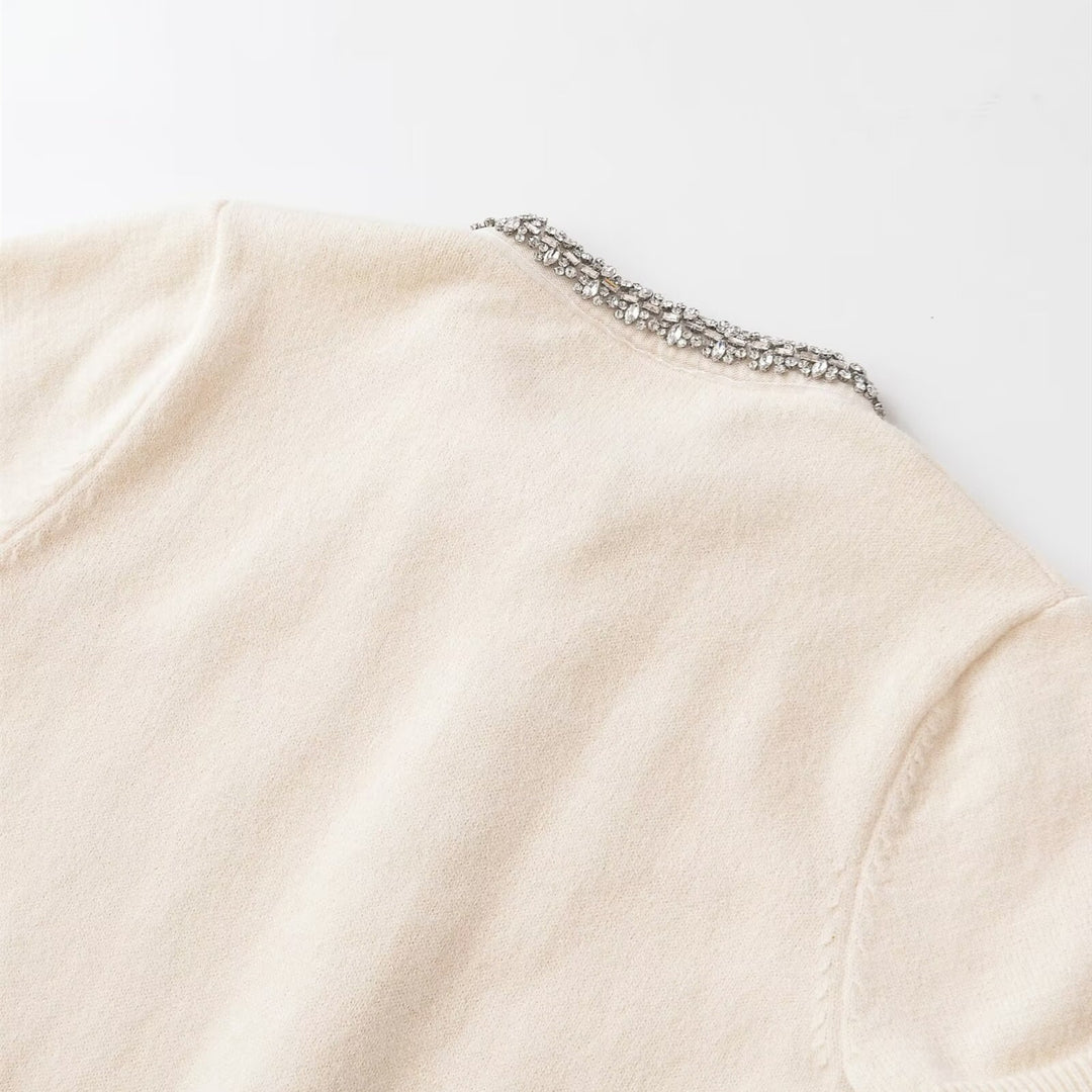 Damen Kurzarmstrickjacke mit dekorativem Kragen und feinen Knopfdetails Echo Archiv