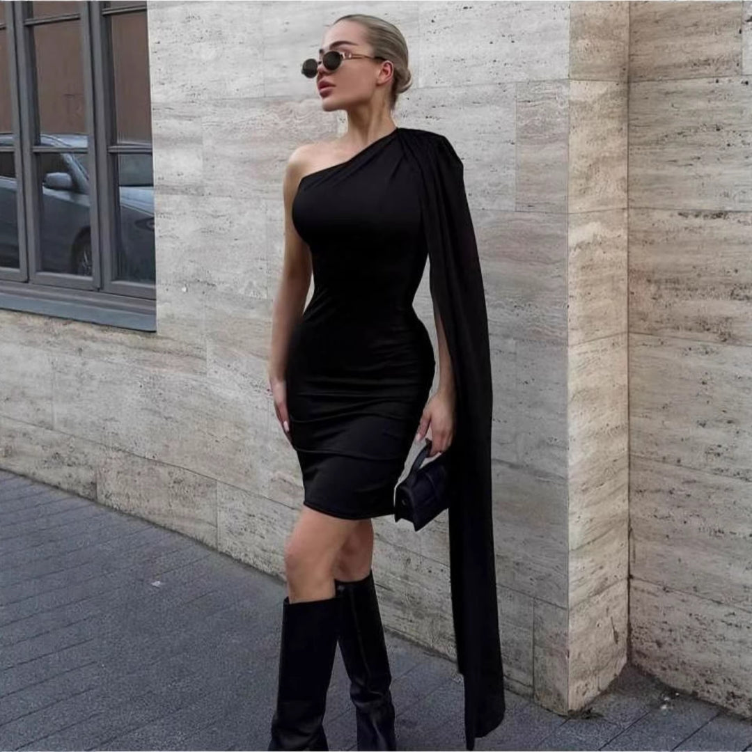 Damen Figurbetontes Kleid mit asymmetrischem Ärmel und elegantem Schnitt Echo Archiv