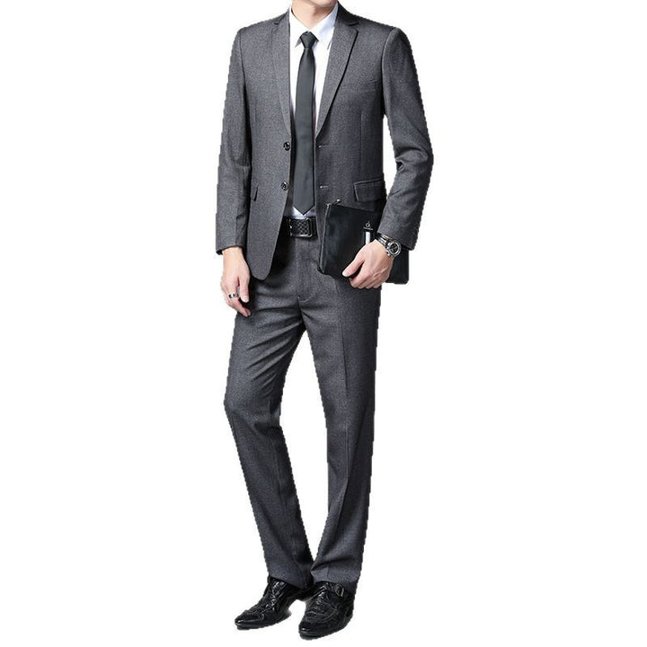 Herren eleganter Anzug mit modernem Schnitt und feinen Details Echoarchiv