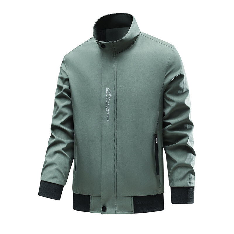 Herren Sportliche Übergangsjacke mit hochschließendem Kragen und seitlichen Reißverschlusstaschen Echo Archiv