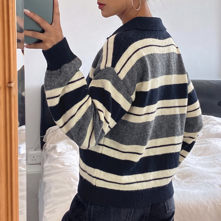 Damen Oversize-Strickpullover mit Polokragen, Streifenmuster und Knopfblende – Mavelle