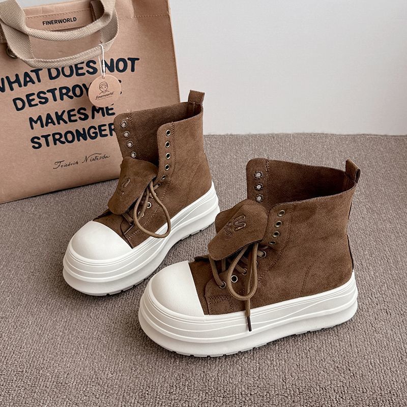 Damen Hochtop Sneakers mit plattformartiger Sohle und innovativer Schnürung Echo Archiv