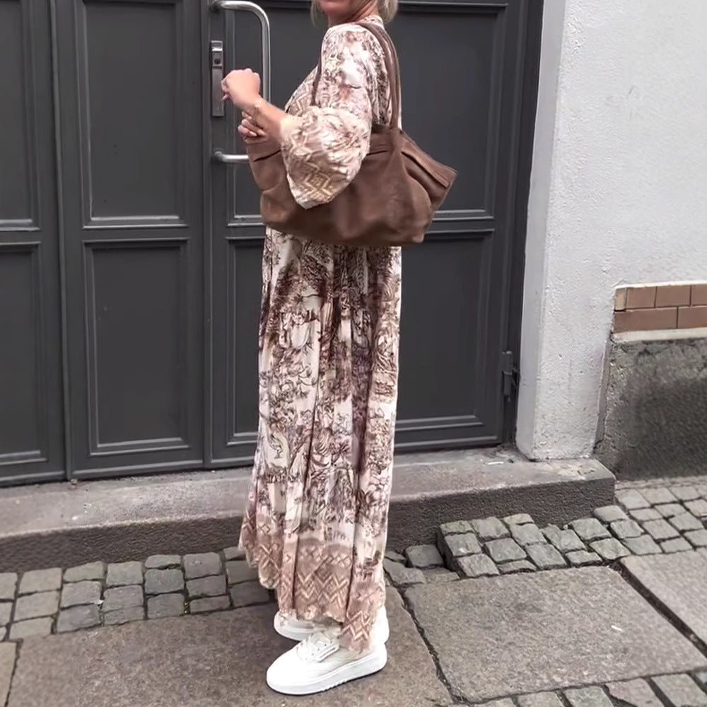 Damen nan Stufenmaxikleid mit Ethno-Bordüre, Stehkragen und weiten Glockenärmeln Echo Archiv