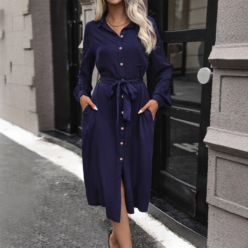 Damen Midikleid im Hemdblusenstil mit Bindegürtel, verdeckter Knopfleiste und hohem Beinschlitz Echoarchiv