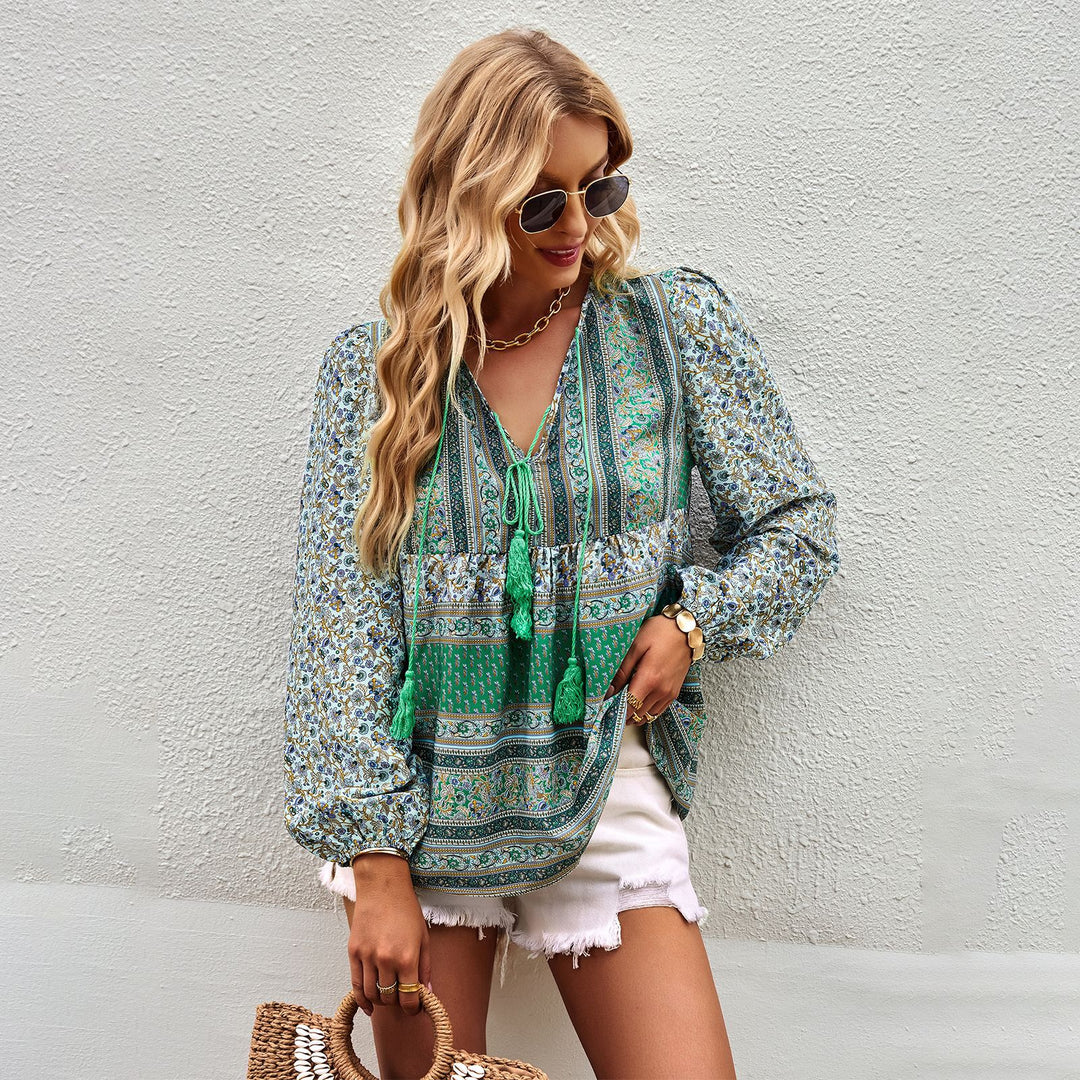 Damen lockere Boho-Tunika-Bluse mit V-Ausschnitt, Quasten-Tie und gerafften Ballonärmeln – Élovi