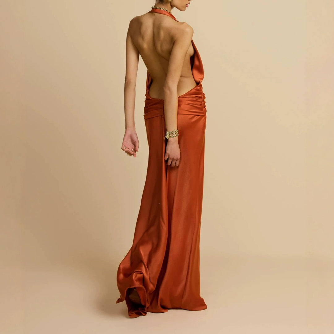 Damen Elegantes Maxikleid mit tiefem V-Ausschnitt und raffinierten Drapierungen Echo Archiv