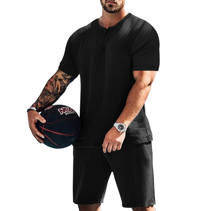 Herren sportliches Freizeitset mit knöpfbarem Oberteil und bequemen Shorts Echoarchiv