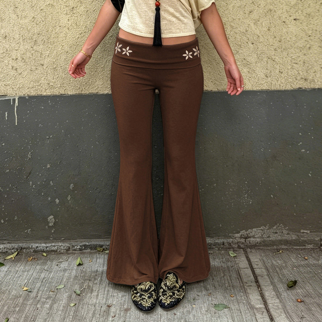 Damen Schlaghose aus Stretch-Jersey mit hohem Umschlagbund und Blumen-Cutouts Echo Archiv