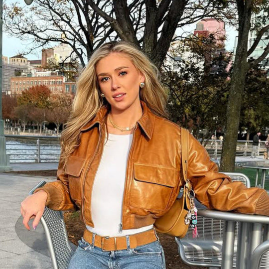 Damen Kurze Lederoptik-Blousonjacke mit großen Pattentaschen und geripptem Bund Echoarchiv
