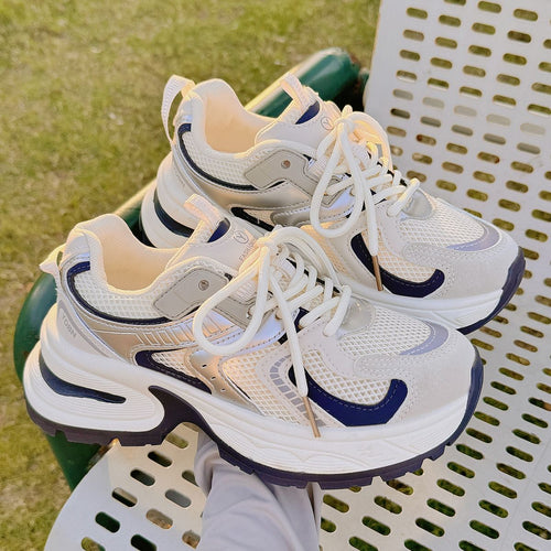 Damen Sportliche Sneakers mit atmungsaktiver Mesh-Oberfläche und modischer Silhouette Echo Archiv