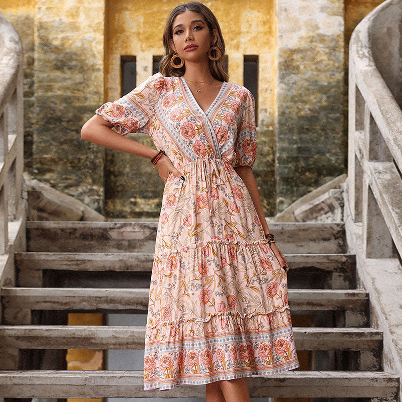 Damen Elegantes Midi-Kleid mit floralem Design Echo Archiv