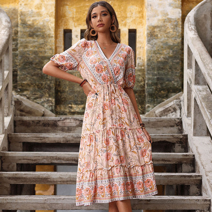 Damen Elegantes Midi-Kleid mit floralem Design Echo Archiv