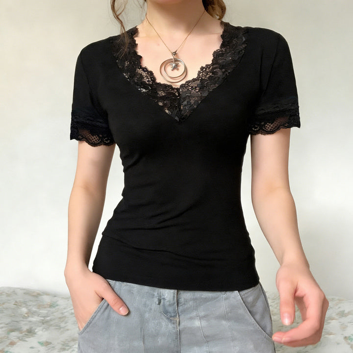 Damen T-Shirt mit Spitzenbesatz und V-Ausschnitt Echo Archiv