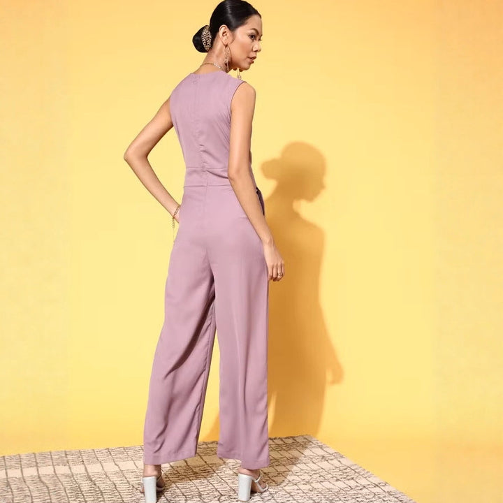 Damen Jumpsuit mit elegantem V-Ausschnitt von Echo Archiv