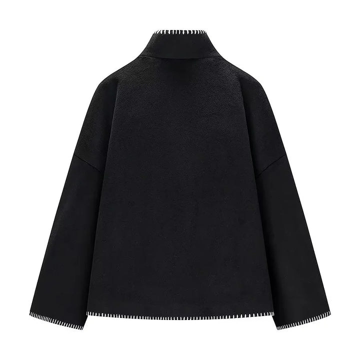 Damen kastiger Kurzmantel mit Stehkragen kontrastierender Ziernaht und Eingrifftaschen – Célinea