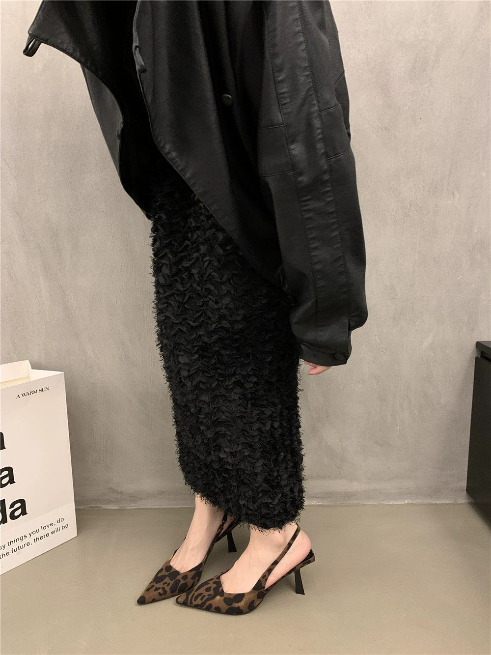 Damen Spitz zulaufende Slingback-Pumps mit niedrigem Stiletto-Absatz und Lackfinish – Lioré