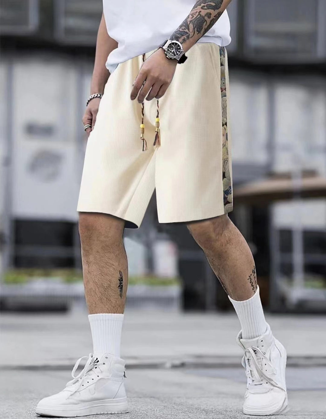 Herren modische Shorts mit seitlichen Taschen und farbigen Akzenten Echoarchiv