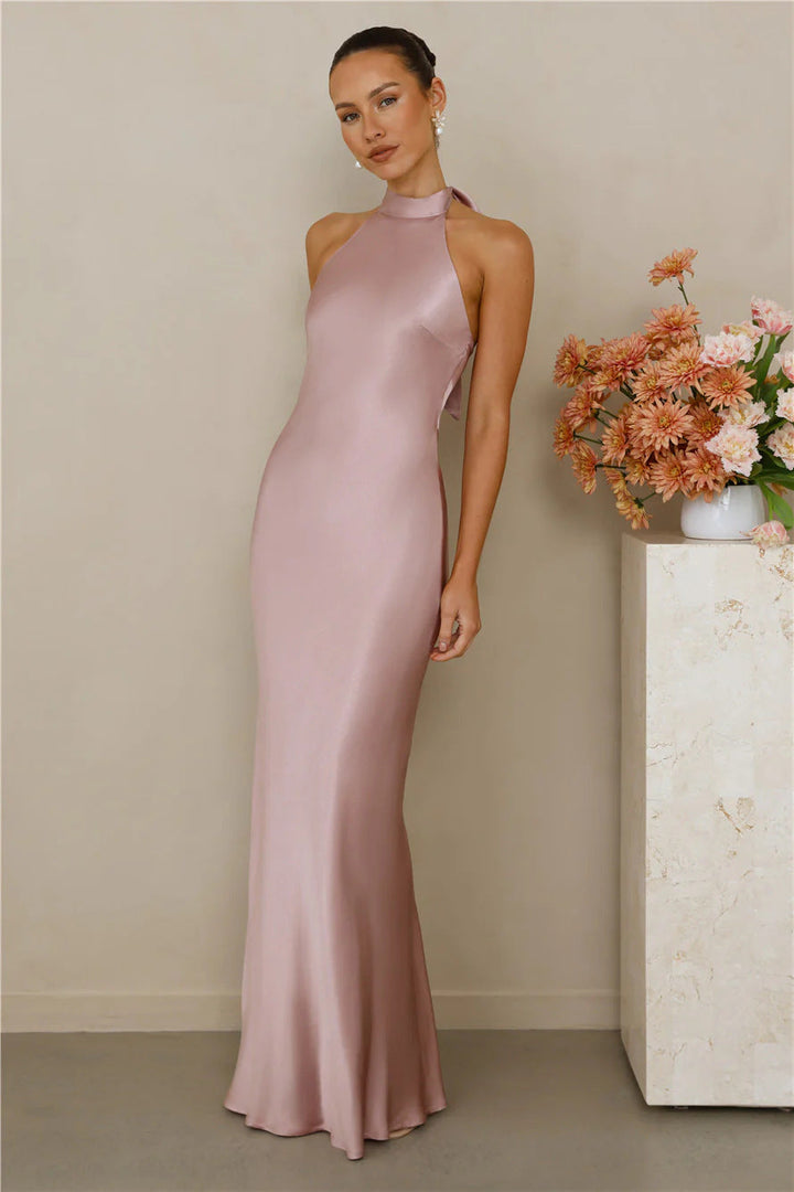 Damen Elegantes Maxikleid mit hochgeschlossenem Design und schimmerndem Satin-Finish Echoarchiv