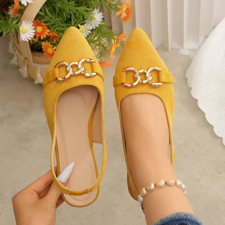 Damen Ballerinas mit Fersenriemen, spitzer Kappe und goldener Kettenverzierung – Lioré