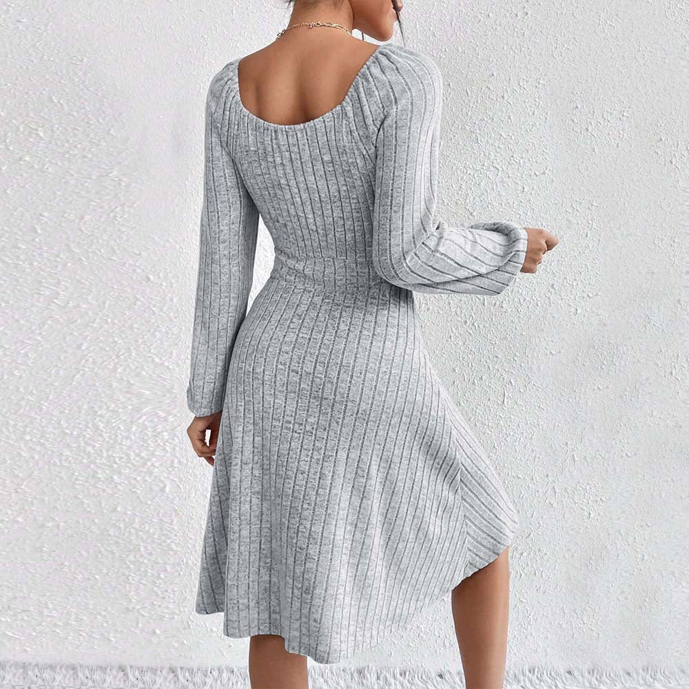 Damen geripptes Strickkleid mit taillierter Korsagenoptik, U-Boot Ausschnitt und A-Linien Rock – Élara