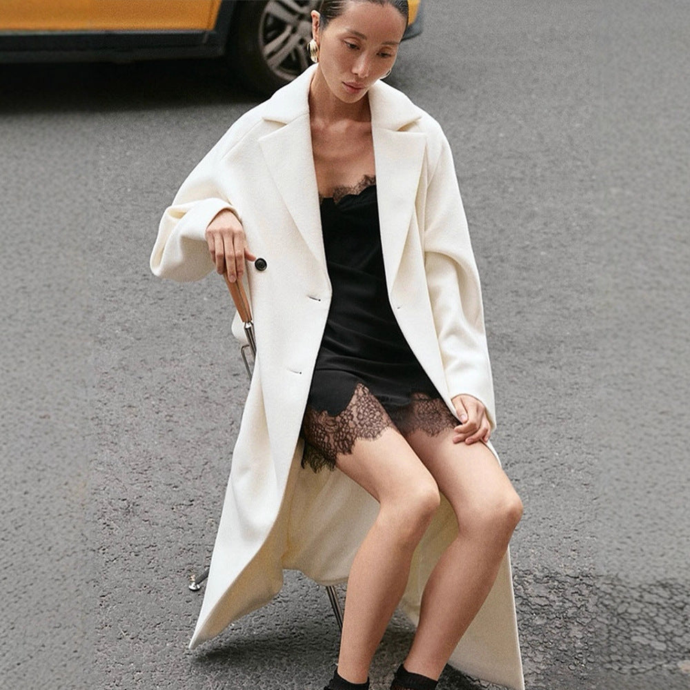 Damen Maximaler Mantel im clean-cut Cocoon-Schnitt mit hohem Stehkragen Echoarchiv