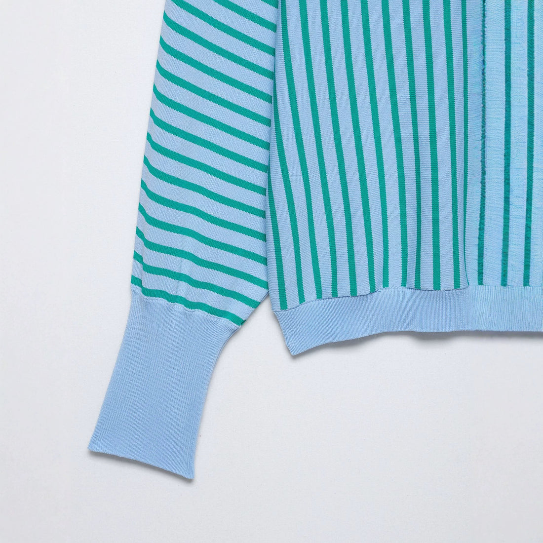 Damen Gestreifter Cropped Feinstrickpullover mit verlängerten Bündchen Echoarchiv