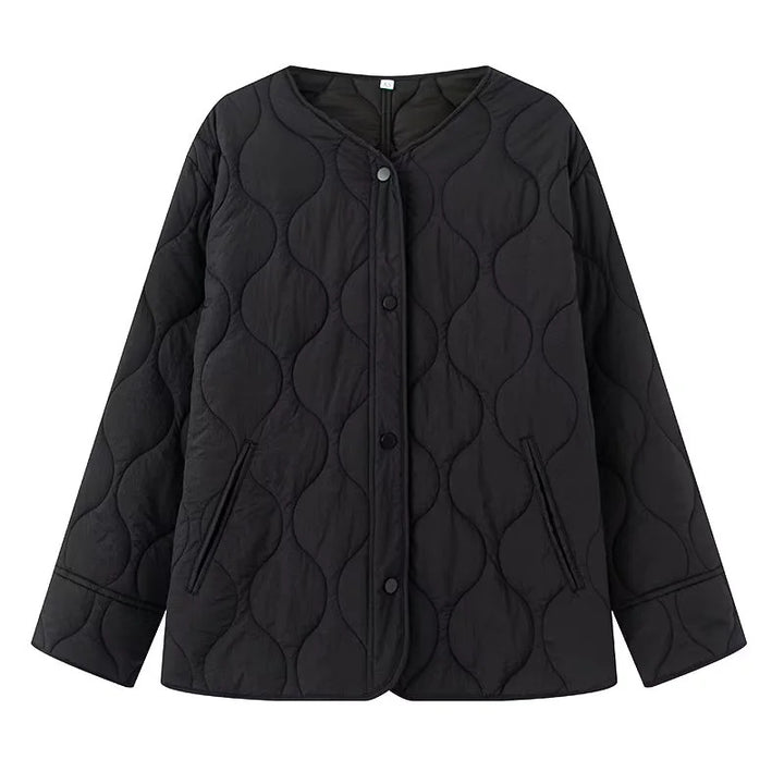 Damen gesteppte Übergangsjacke mit Rundhalsausschnitt, Druckknopfverschluss und wellenförmiger Steppung – Célinea