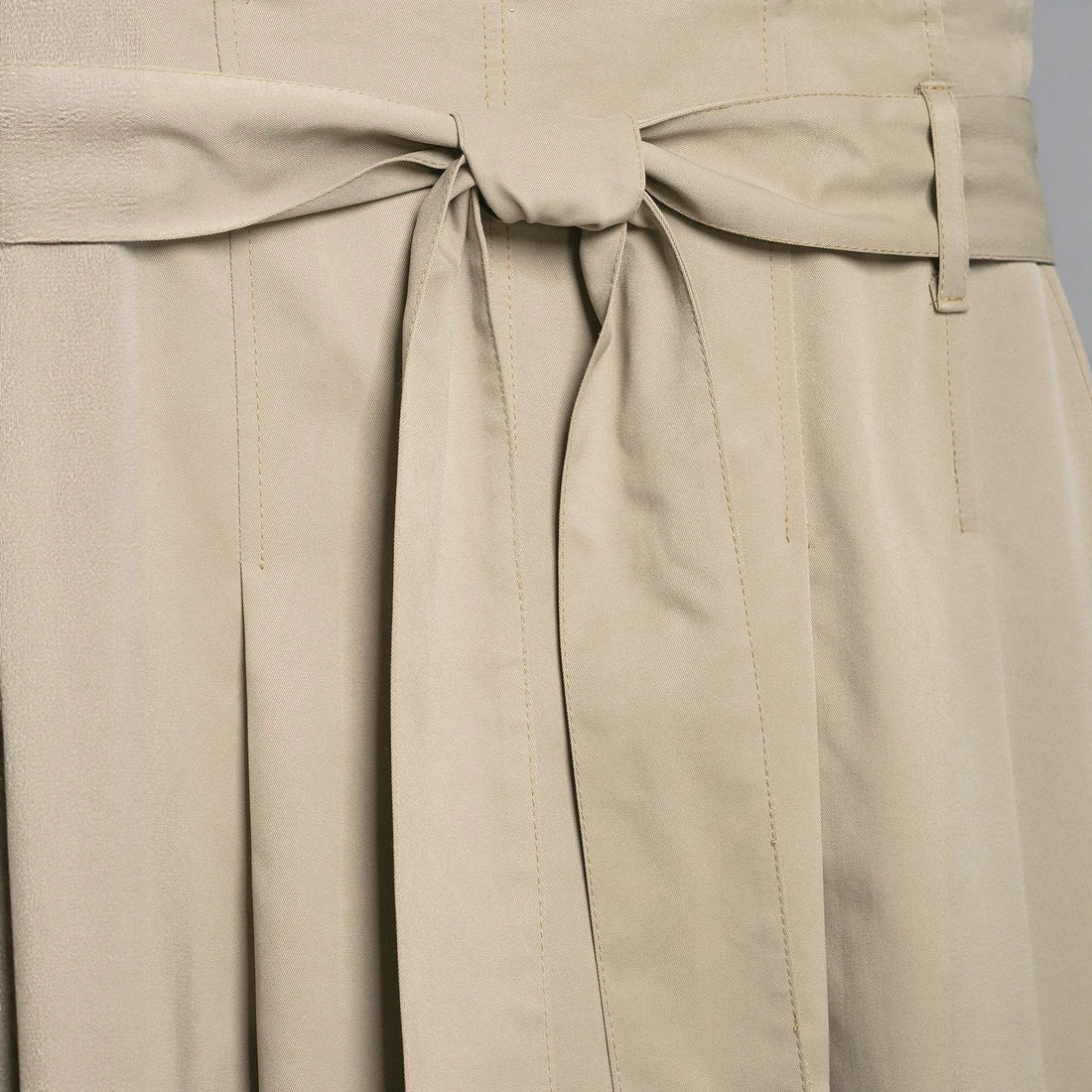 Damen Midirock mit hoher Taille, weitem Godet-Schnitt und Bindegürtel Echoarchiv