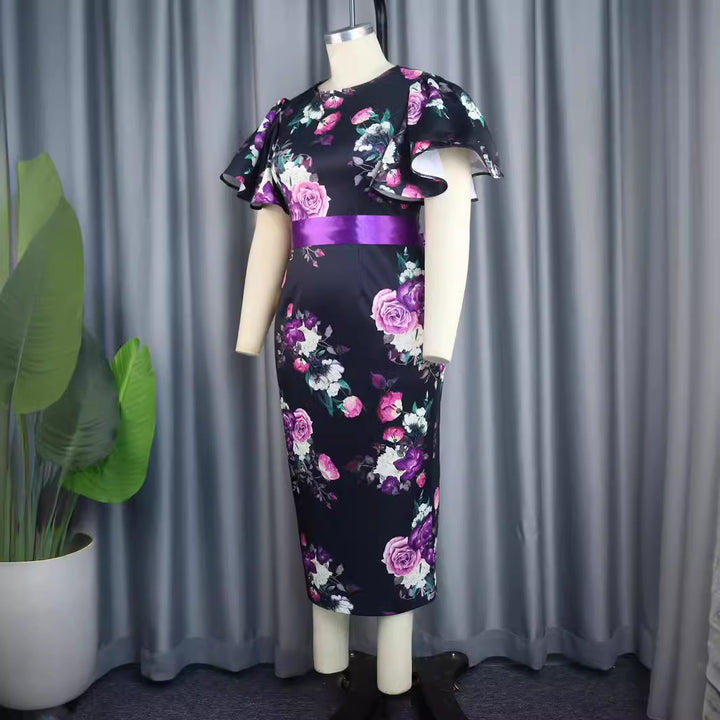Damen figurbetontes Kleid mit floralen Akzenten Echo Archiv
