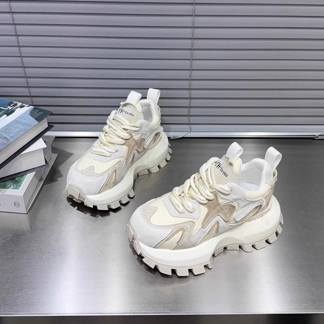 Damen Chunky Sneakers mit ausgeprägter Profilsohle und atmungsaktiver Oberflächenstruktur Echo Archiv