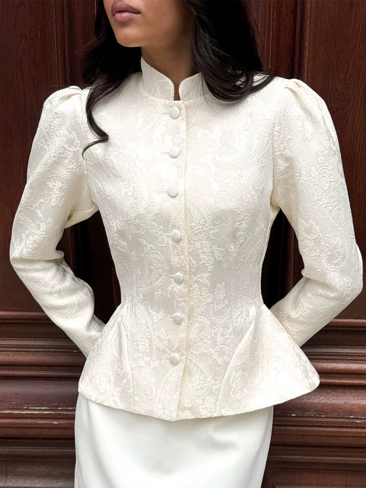 Damen taillierte Jacquard‑Bluse mit Stehkragen und dekorativer Knopfleiste Echoarchiv