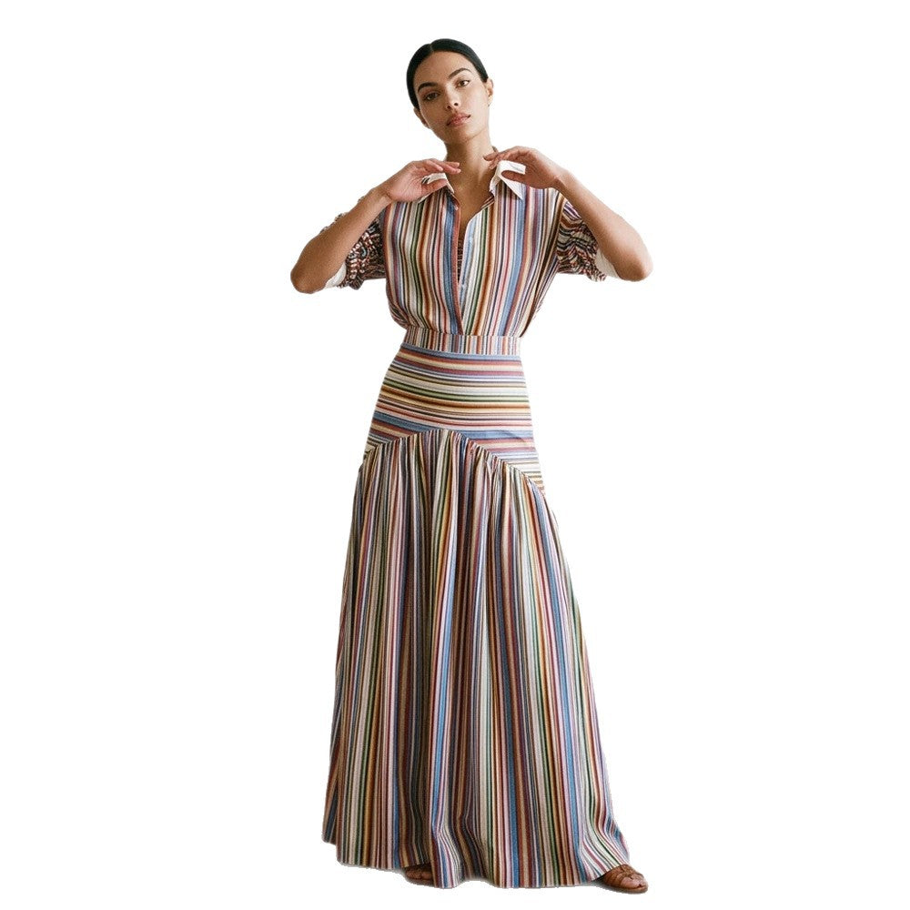 Damen Maxikleid mit Hemdkragen, tailliertem Bund & mehrlagigem Stufenrock Echoarchiv