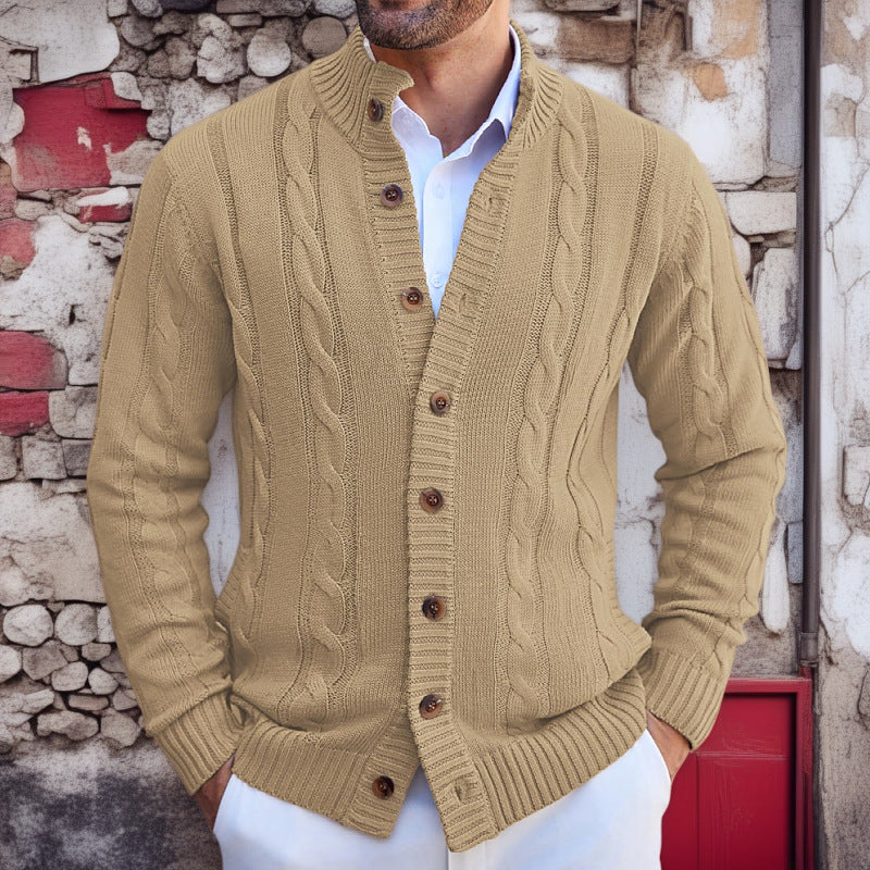 Herren Strickjacke mit Zopfmuster und umschlagbarem Kragen Echoarchiv