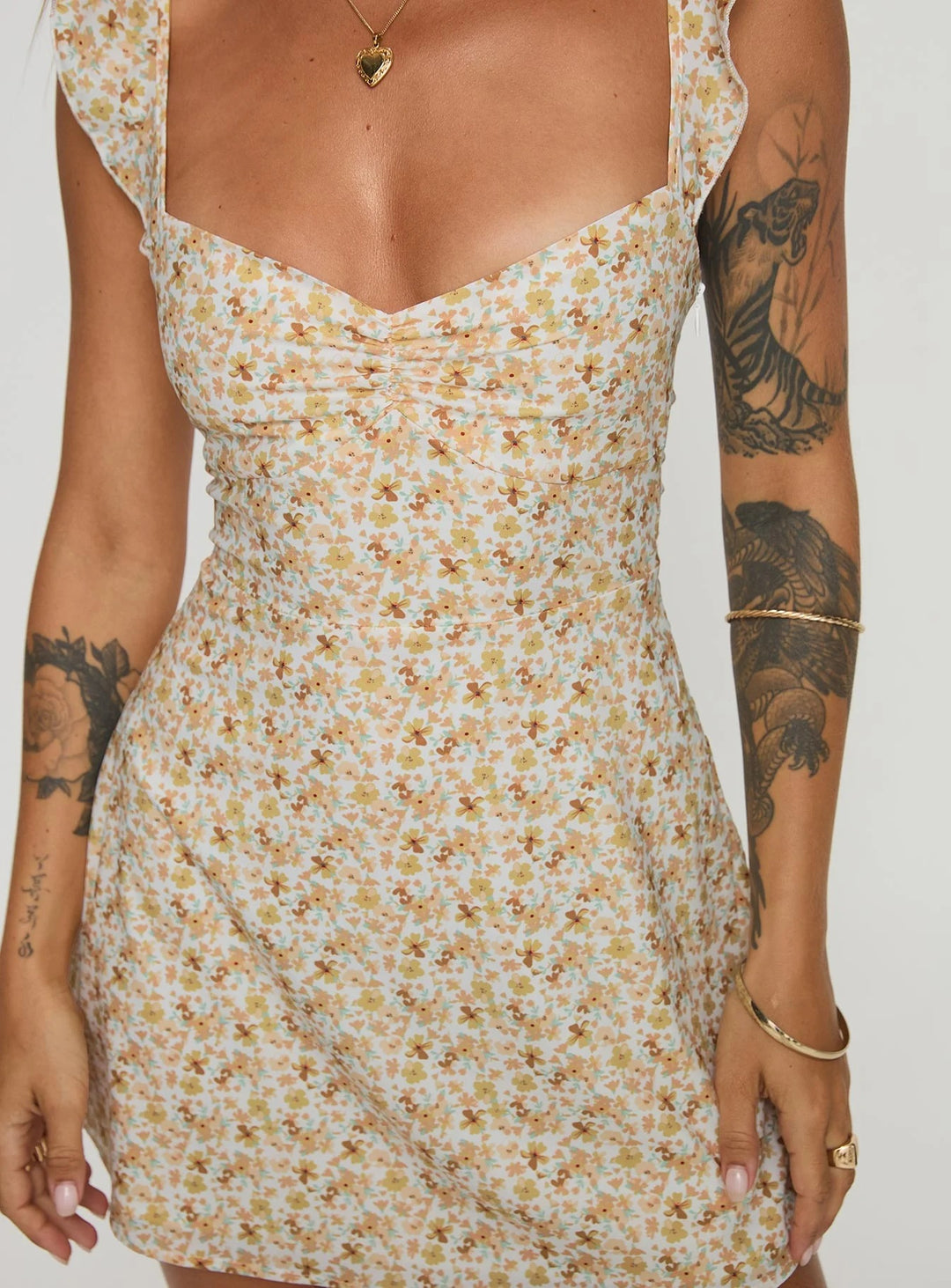 Damen romantisches Sommerkleid mit floralen Stickereien und Rüschendetails Echo Archiv