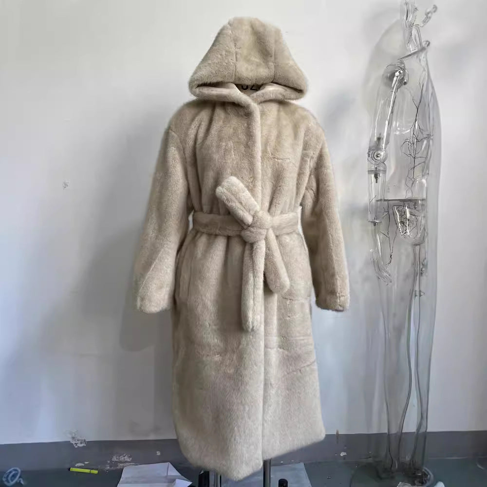 Damen Langer Teddy-Kunstfellmantel mit Bindegürtel und Oversize-Silhouette Echo Archiv