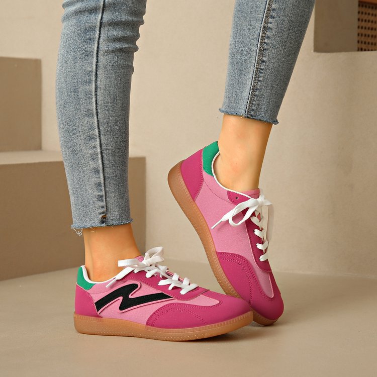 Damen Retro‑Sneaker mit Gumsohle, Kontraststreifen und gepolstertem Komfortfußbett – Névara