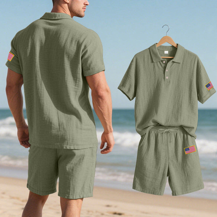 Herren Poloshirt mit Shorts im lässigen Strandlook Echoarchiv