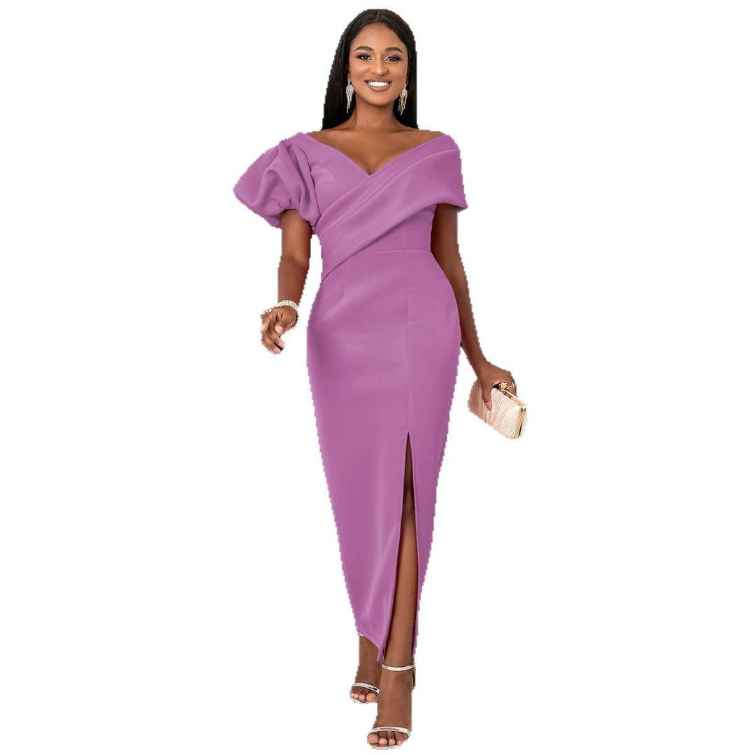 Damen Elegantes, figurbetontes Abendkleid mit asymmetrischem Ausschnitt und Puffärmeln Echo Archiv